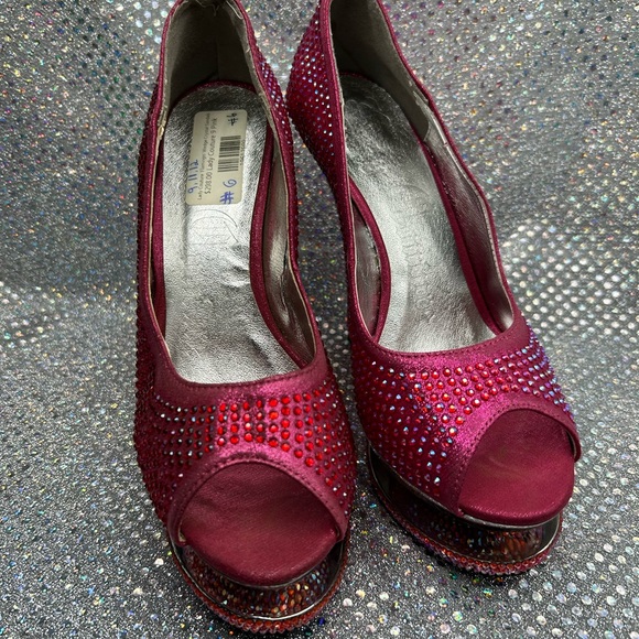 Lady Couture Flamingo Pink and Silver Sequin Platform Sandal Sz 8 EUC with tags - Picture 1 of 9